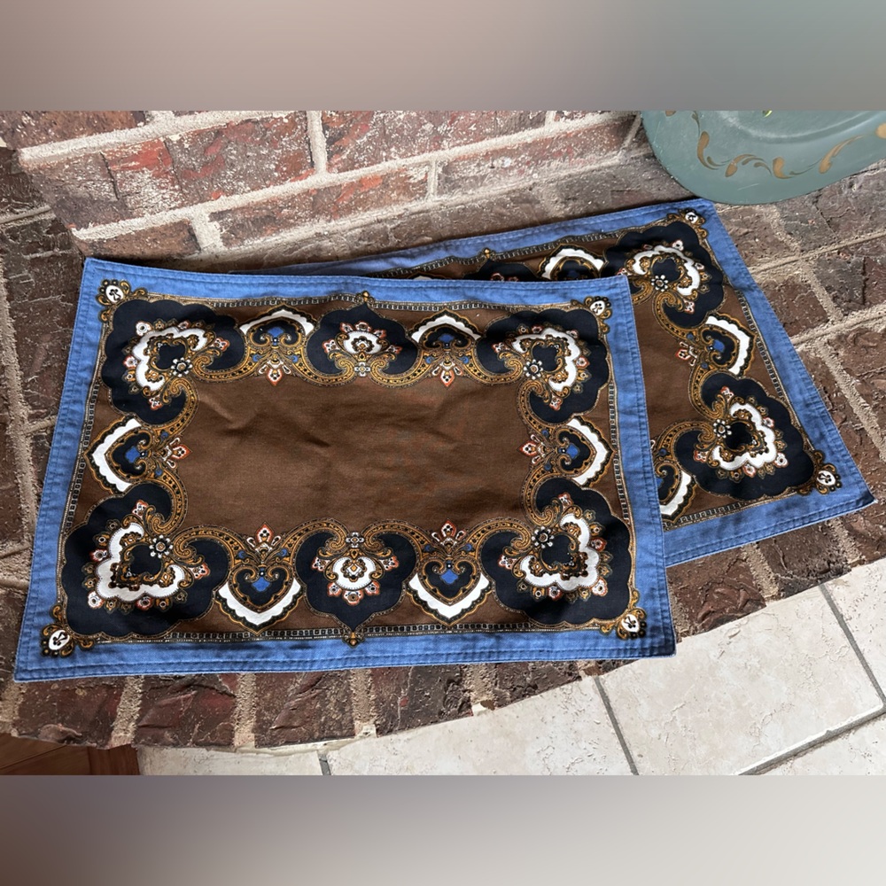 Williams Sonoma 100% Cotton Arabesque Brown & Blue Placemats Set of 2